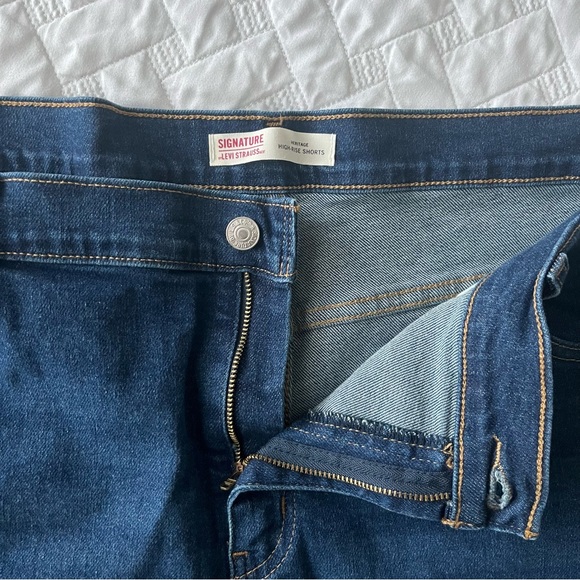 Signature by Levi Strauss & Co High Rise Short - Picture 4 of 6